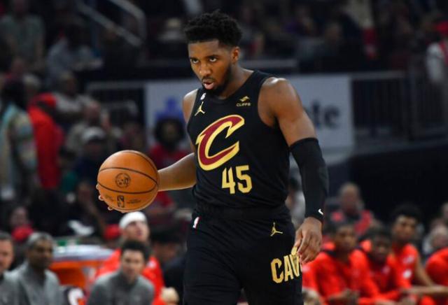 山猫直播体育-前两战背靠背30+ 米切尔无缝融入开启带队模式